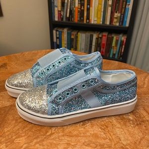 NWOT PAOTMBU | Blue & White Sparkle Color Block Slip-On Sneaker  ZL840